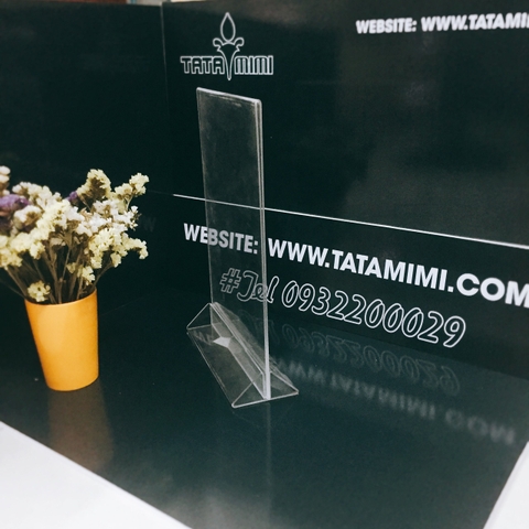 Kệ menu làm từ chất liệu mica cắt lasze tinh tế