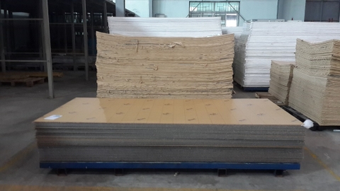 Mica gương nguyên tấm có bán số lượng lớn tại TP.Hồ Chí Minh