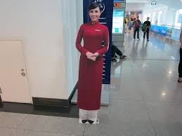 Sản xuất standee mô hình người chuẩn kích thước