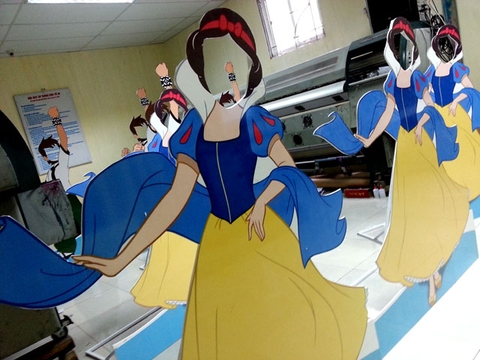 Các mẫu Standee mô hình người-standee mô hình con vật