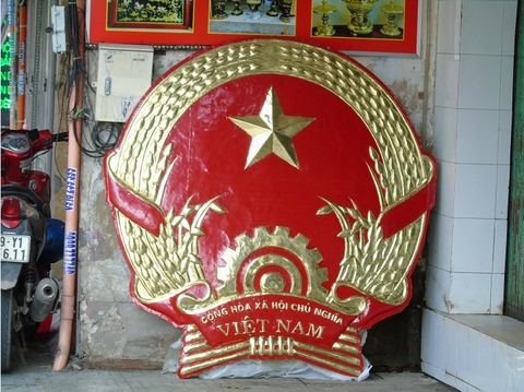 Nhận làm quốc huy việt nam