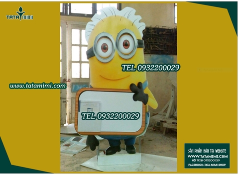 Standee để ngoài trời có thân sắt đằng sau