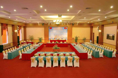 Cho thuê bàn ghế cho tiệc đứng tổ chức ngoài trời
