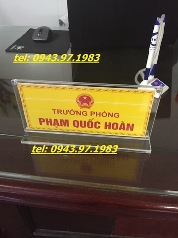 Biển chức danh để bàn bằng mica phổ biến nhất hiện nay