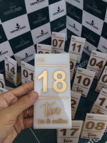 Thẻ cà phê từ mica trắng sữa in UV