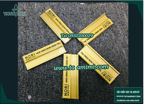 Thẻ tên nam châm in logo trực tiếp tên thay thế