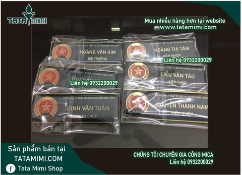 Thẻ tên nhân viên thay thế và không thay thế nội dung được