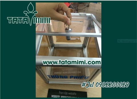 Thùng mica bo nhôm kèm ổ khóa