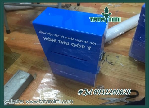 Hộp thư góp ý mái bằng màu xanh
