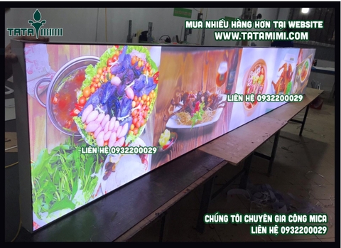 Hộp đèn thường treo ở trung tâm thương mại