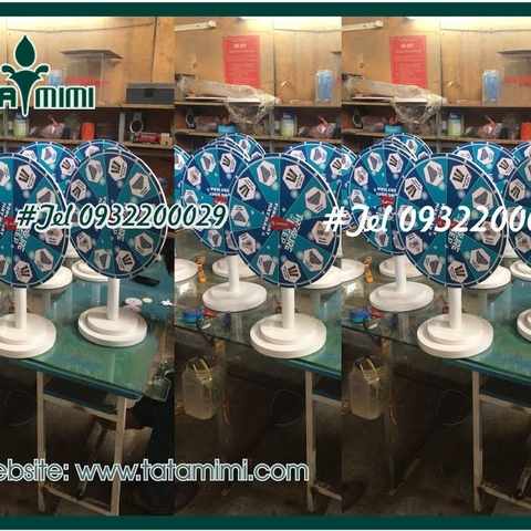 Vòng quay may mắn để bàn nổi bật