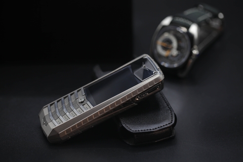 Vertu Ascent X Titanium