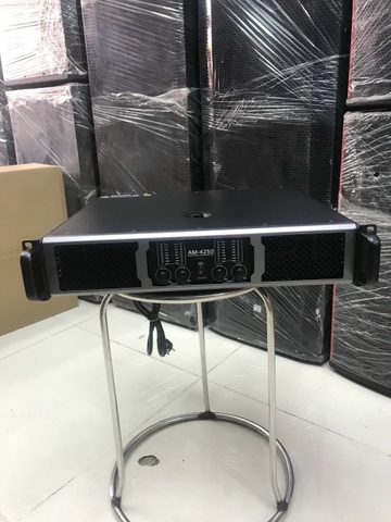 Cục đẩy Main 4 kênh AM4250 32 Sò (800W/1 kênh x4 - hàng nhập khẩu)