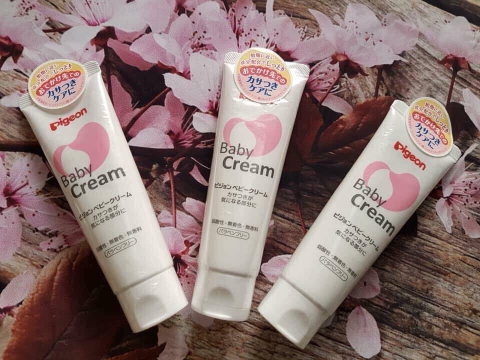 Kem dưỡng ẩm chăm sóc da cho bé 50g Pigeon