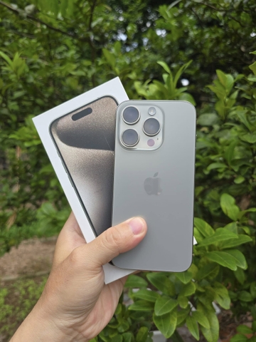 iPhone 15 Pro – Mẫu “Pro” đáng tiền bậc nhất năm 2025