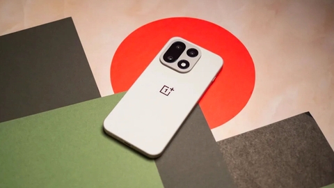 OnePlus 16 Lộ Diện Trước Ngày Ra Mắt: Viền Màn Hình Siêu Mỏng, Camera 200MP Cùng Pin Khủng 9.000 mAh