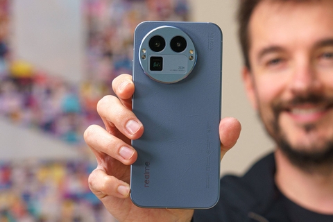 Trên Tay realme GT8 Pro 5G: Camera Tele 200 MP, Pin 7.000 mAh, Chip Snapdragon 8 Elite Gen 5
