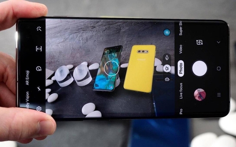Khả năng chụp đêm của Galaxy S10 "bá đạo" chẳng kém gì Pixel 3 sau khi được cập nhật phần mềm