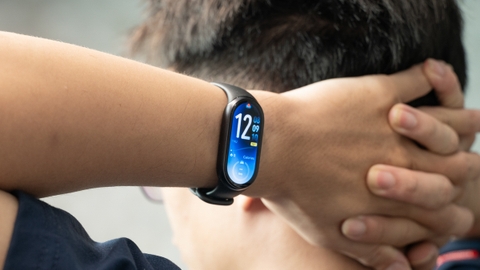 Trên Tay Xiaomi Mi Band 11: Màn Hình AMOLED 2000 Nits, Nâng Cấp Cảm Biến, Pin Tới 21 Ngày