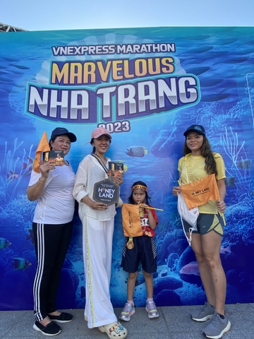 Các bạn nhỏ nhà HoneyLand tham gia giải chạy Marathon VnExpress 2023 tại Nha Trang