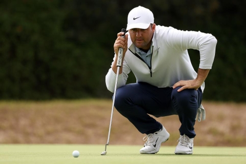 Scottie Scheffler chật vật tại Charles Schwab Challenge, nguy cơ tan mộng hat-trick chiến thắng