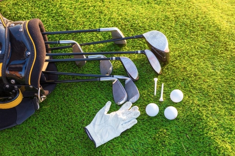 8 phụ kiện golf cần thiết khi lên sân cho mùa hè