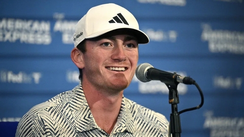 Nick Dunlap quyết định lên chuyên sau chức vô địch lịch sử trên PGA Tour