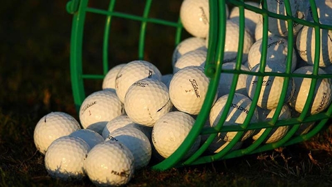 Quả bóng golf được làm bằng gì và cấu tạo của từng loại bóng.