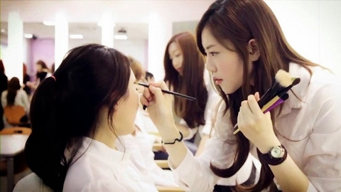 KHÁM PHÁ CƠ HỘI DU HỌC HÀN QUỐC NGÀNH LÀM ĐẸP (MAKE UP)