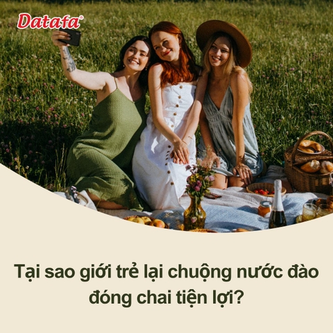Vì Sao Giới Trẻ Lại Chuộng Nước Đào Đóng Chai Tiện Lợi?