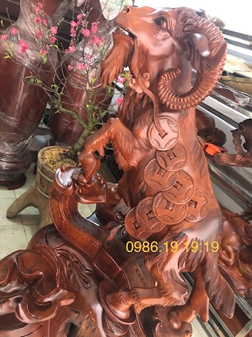 Tượng Dê Phong Thủy, Gỗ Hương Cao 106cm rộng 80cm sâu 60cm