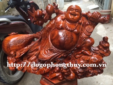 Tượng di lặc kéo bao tiền, Gỗ hương cao 60cm rộng 90cm sâu 40cm 