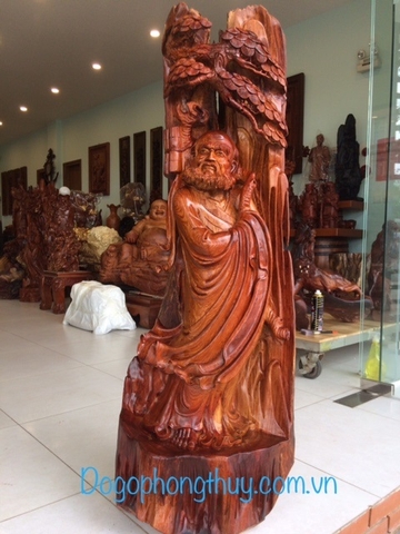 Tượng sư tổ đạt ma giáo hóa gỗ hương Gia Lai nguyên khối, cao 139cm rộng 50cm sâu 39cm nặng 90kg 