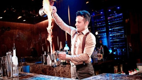 BARTENDER –  CÁNH CỬA MỚI CHO DU HỌC SINH VIỆT TẠI NƯỚC NGOÀI