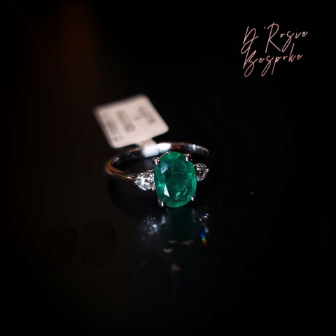 Senorita Ring Emerald Oval shape- NHẪN CẦU HÔN SENORITA LỤC BẢO MIX KIM CƯƠNG