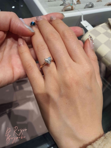 Nhẫn Kim Cương Trái Tim