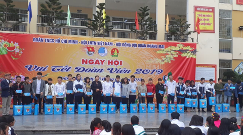 CHUYẾN XE ĐOÀN VIÊN CỦA HỌC VIÊN TRƯỜNG HOA SỮA VỀ QUÊ ĂN TẾT CÙNG GIA ĐÌNH