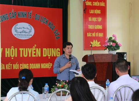 NGÀY HỘI TUYỂN DỤNG TẠI TRƯỜNG TRUNG CẤP KINH TẾ - DU LỊCH HOA SỮA