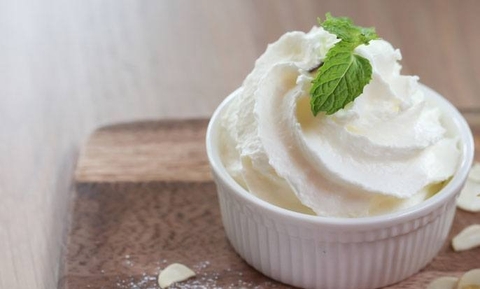 SO SÁNH WHIPPING CREAM, TOPPING CREAM VÀ KEM BÉO