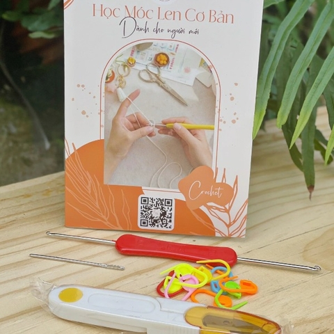 Bộ dụng cụ học móc + Sách