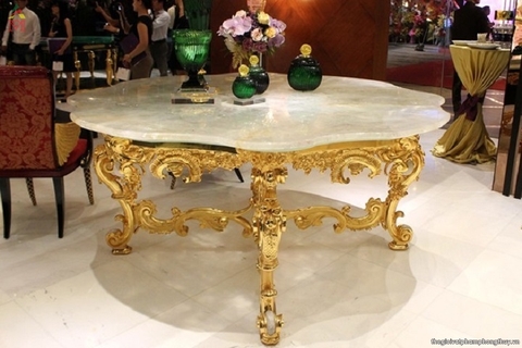 Những bộ bàn đẹp bằng đá quý giá tiền tỷ ở Sài Gòn