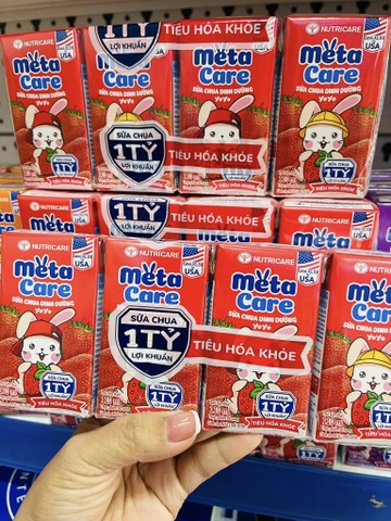 Sữa Chua Uống METACARE YOYO Hương Dâu