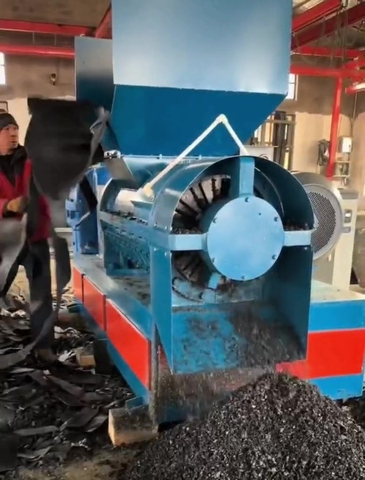 máy nghiền rác thải công nghiệp