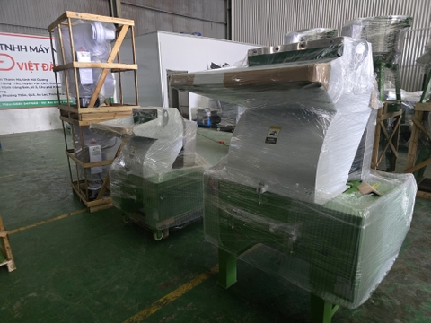 Máy băm nhựa vừa và nhỏ sử dụng trong hệ thống tái chế nhựa
