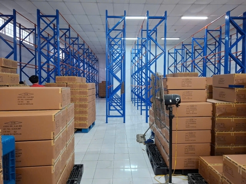 Kệ kho quần áo - Chuyên cho các Công ty may mặc