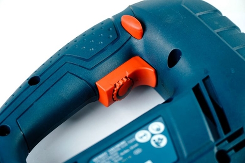 MÁY CƯA LỌNG 710W BOSCH - GST8000E