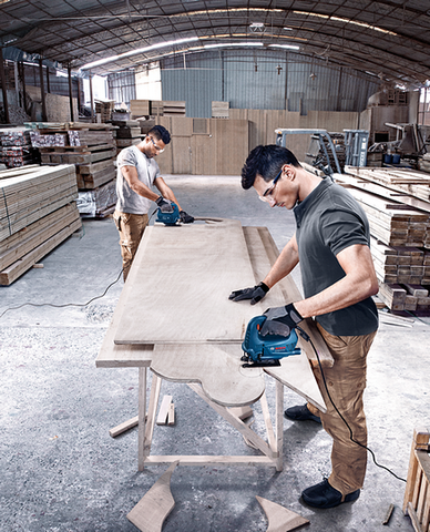 MÁY CƯA LỌNG 500W BOSCH - GST700