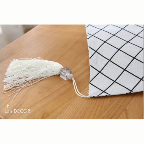 Khăn trải bàn runner kẻ caro đen - TB212