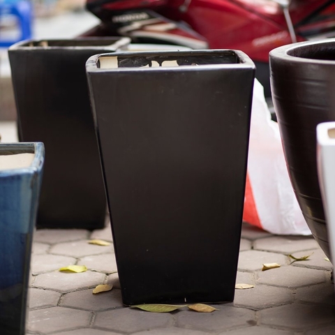 BG204 - Chậu gốm hình thang (cao 65 cm)