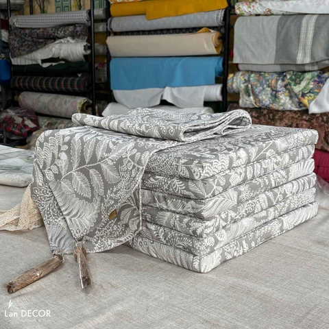 Đệm Ghế Họa Tiết Lá Nâu Thiết Kế Lan Decor (45x45cm)- ĐG577